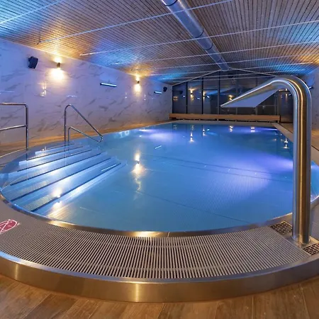 Wellness Astra فندق 4*