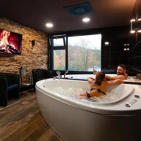 فندق Wellness Astra 4*